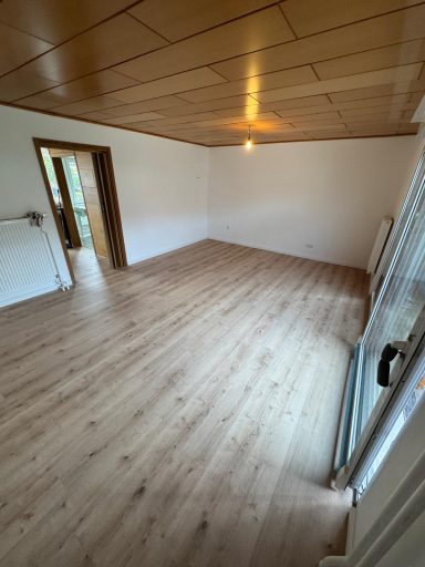 Boden/Wand Nachher Verlegung Vinyl und Trockenbau